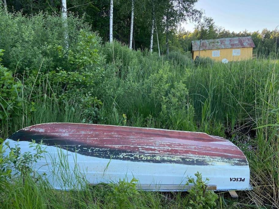 Fint Torp Nara Vattnet Med Tillgang Till Bat. Mellerud Esterno foto